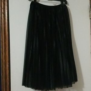 Black pleated skirt